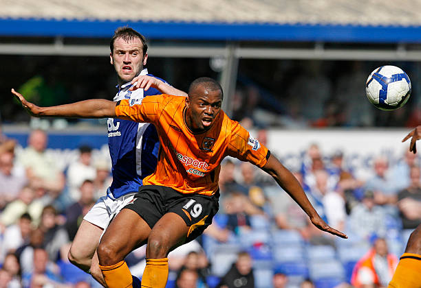 占联赛榜首 占联赛榜首